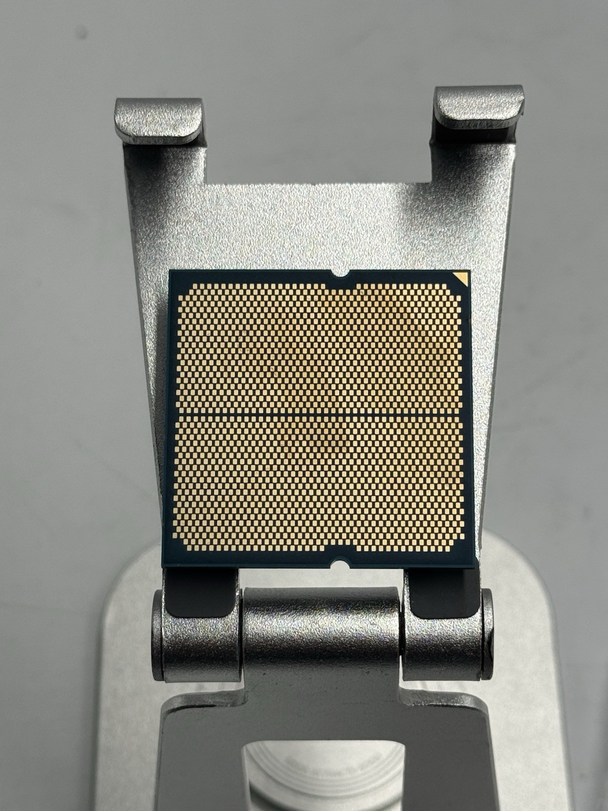 AMD - Ryzen 7 9800X3D 8-Core - 16-Thread 4.7 GHz (5.2 GHz Max Boost) Socket AM5