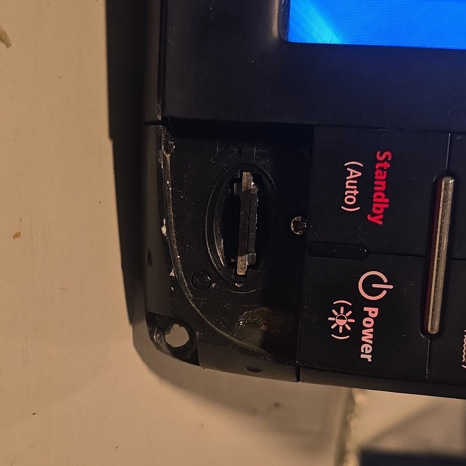 Raymarine E700012 Working Missing Plastics