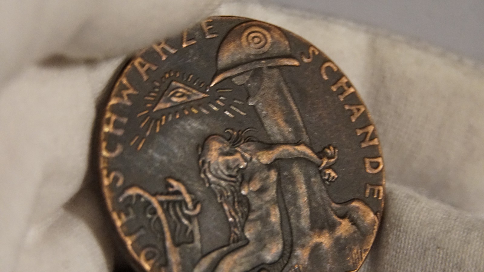 1920 French MEDALLION: "Black Shame" "Watch on the Rhine" WWI, Karl Goetz Coin