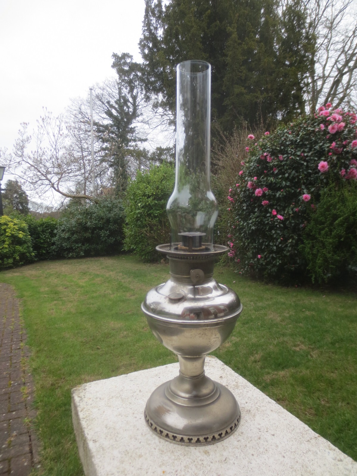 MILLER VESTAL OIL LAMP  MADE IN USA  With Chimney Shepherds Hut Oil Lamp