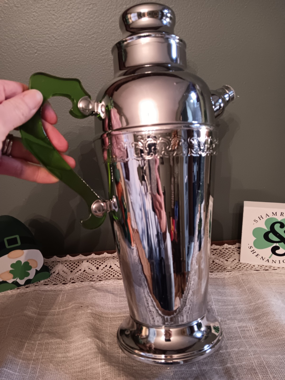 Vintage Art Deco Chrome Cocktail Shaker With Rare Avocado Green Bakelight Handle