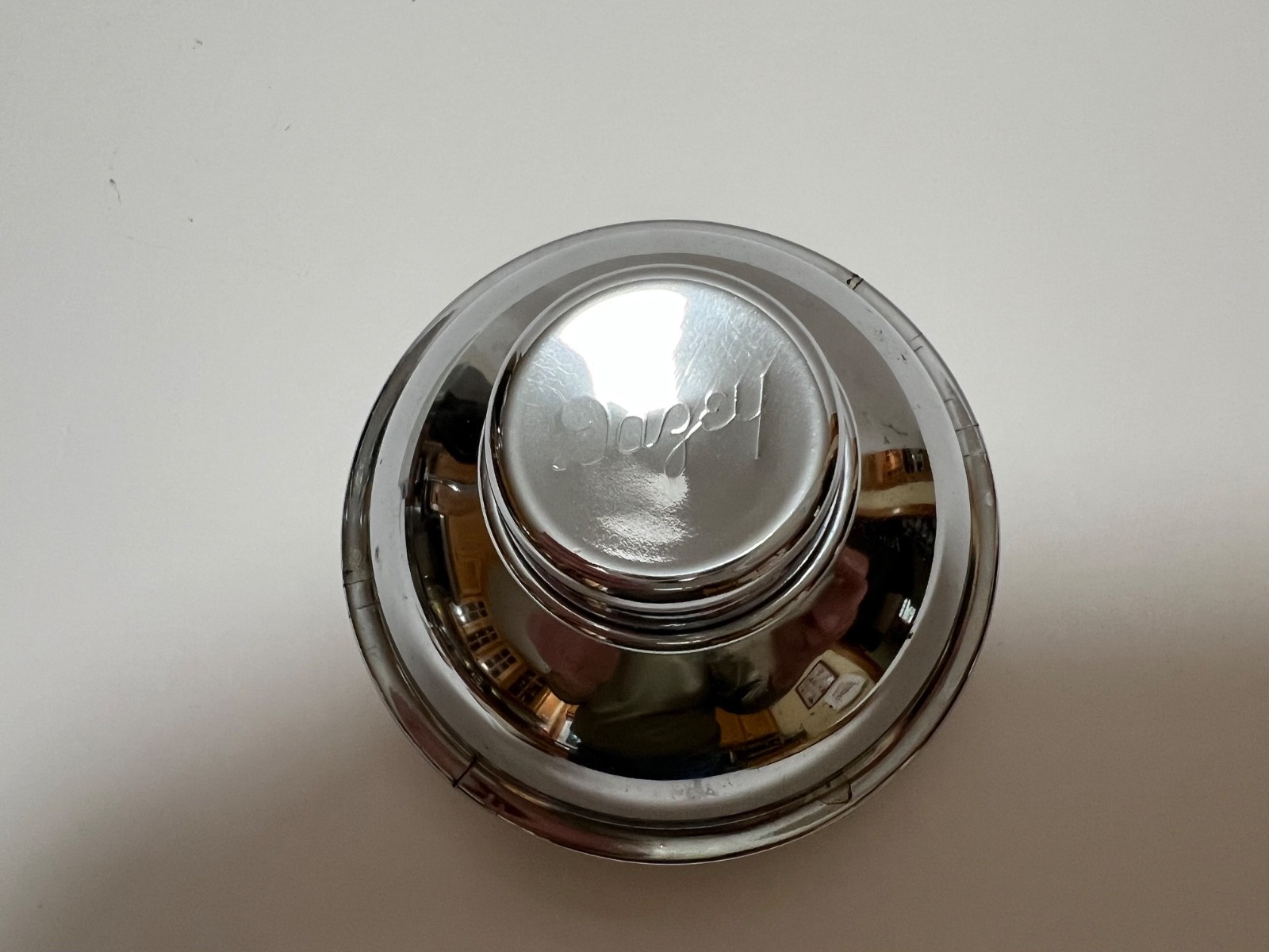 Amazing Chrome. "Dazy" Ice Crusher w/stand rare shaker top & wall Bracket