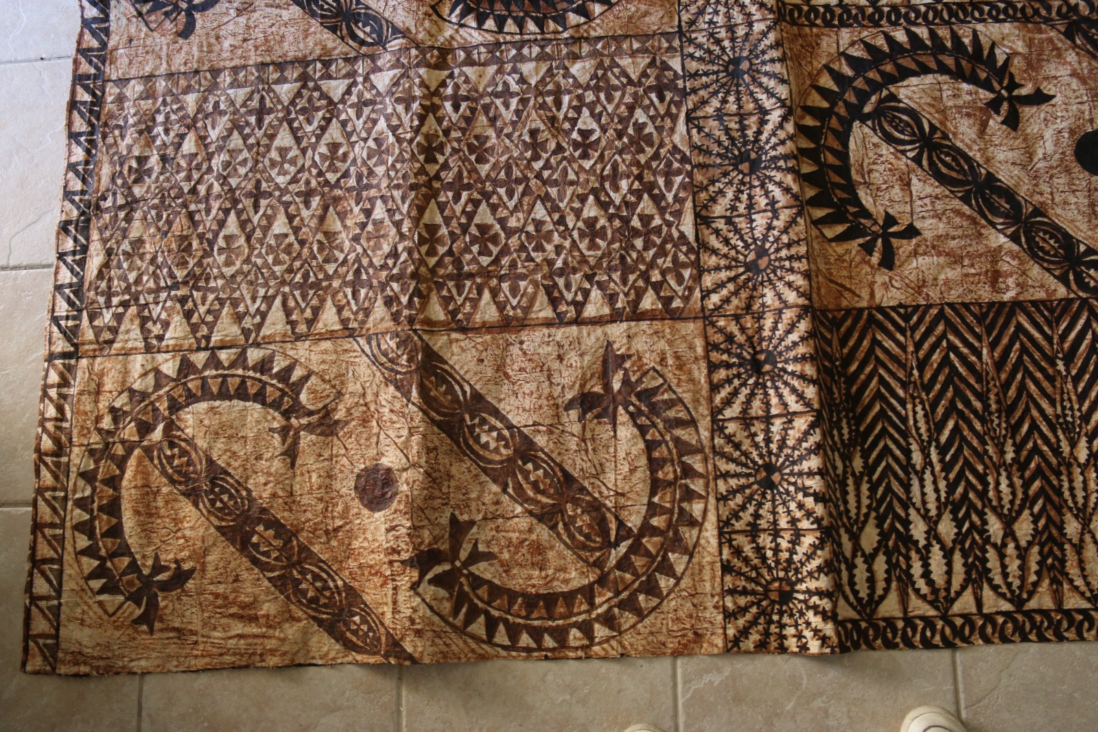 Huge Old Polinesian Tribal Hand Made Tapa Cloth 216cm x 196cm or 85inch x 77inch