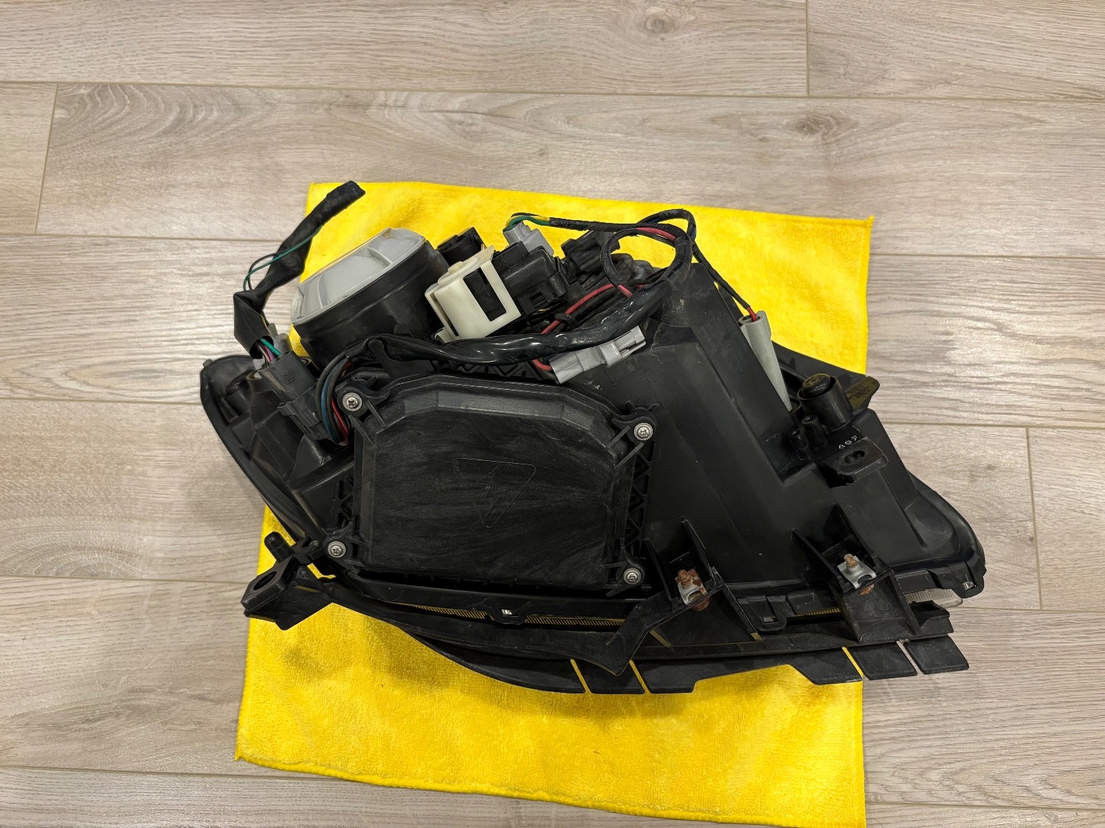 2004 - 2008 Mazda RX8 Headlights xenon HID left and right used oem