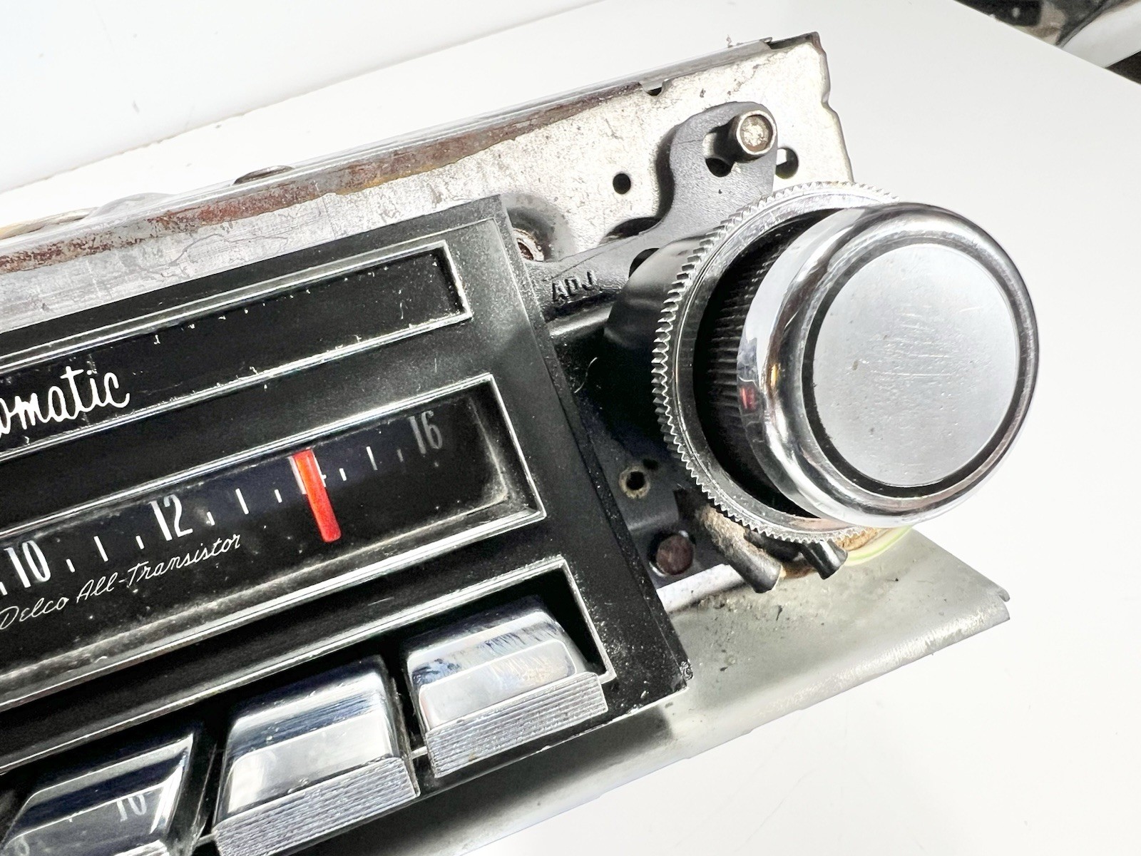 1965 1966 Buick Sonomatic AM Radio OEM original push button # 981061 GM Delco