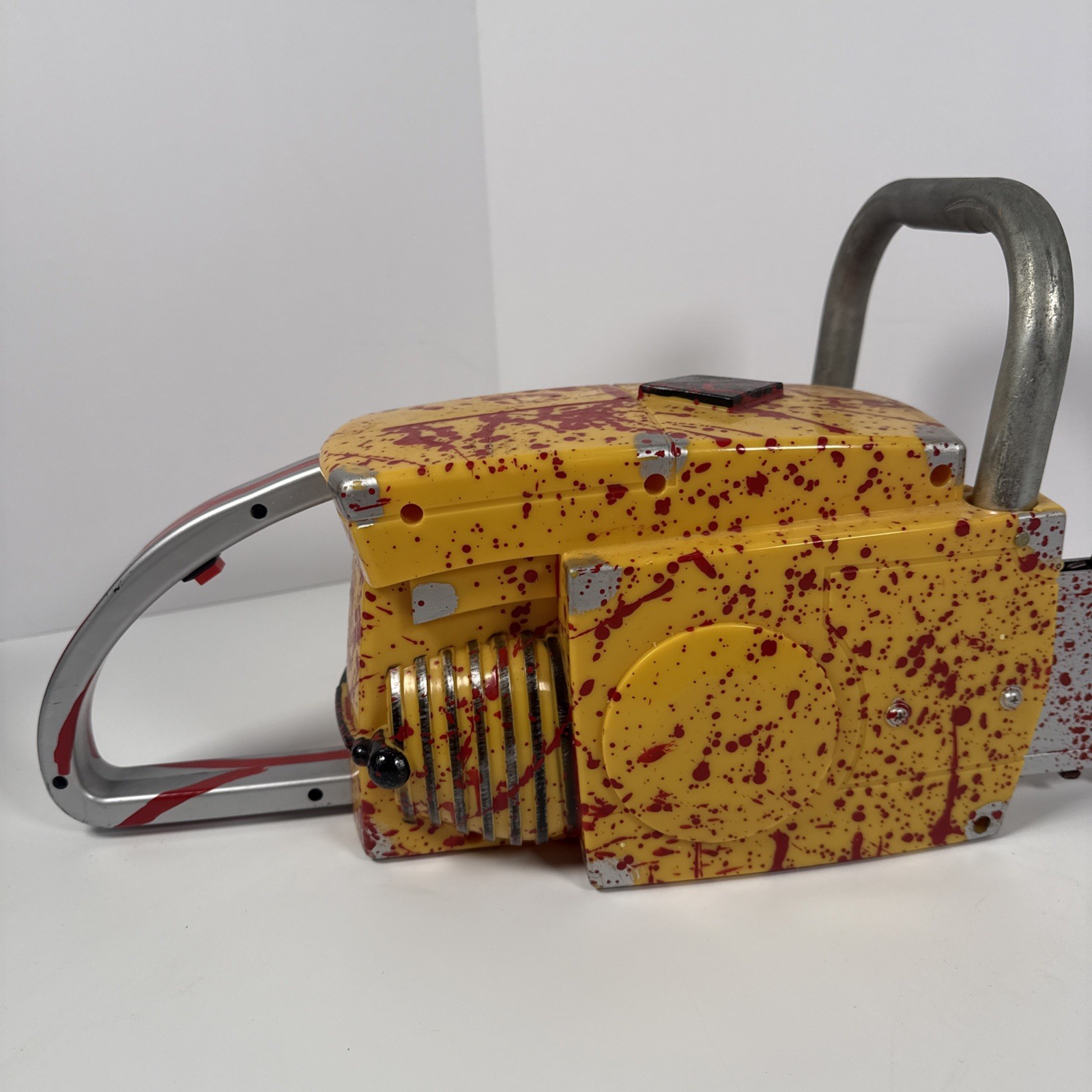 Gemmy Rubie's Leatherface Texas Chainsaw Massacre 29'' Chainsaw Prop Halloween