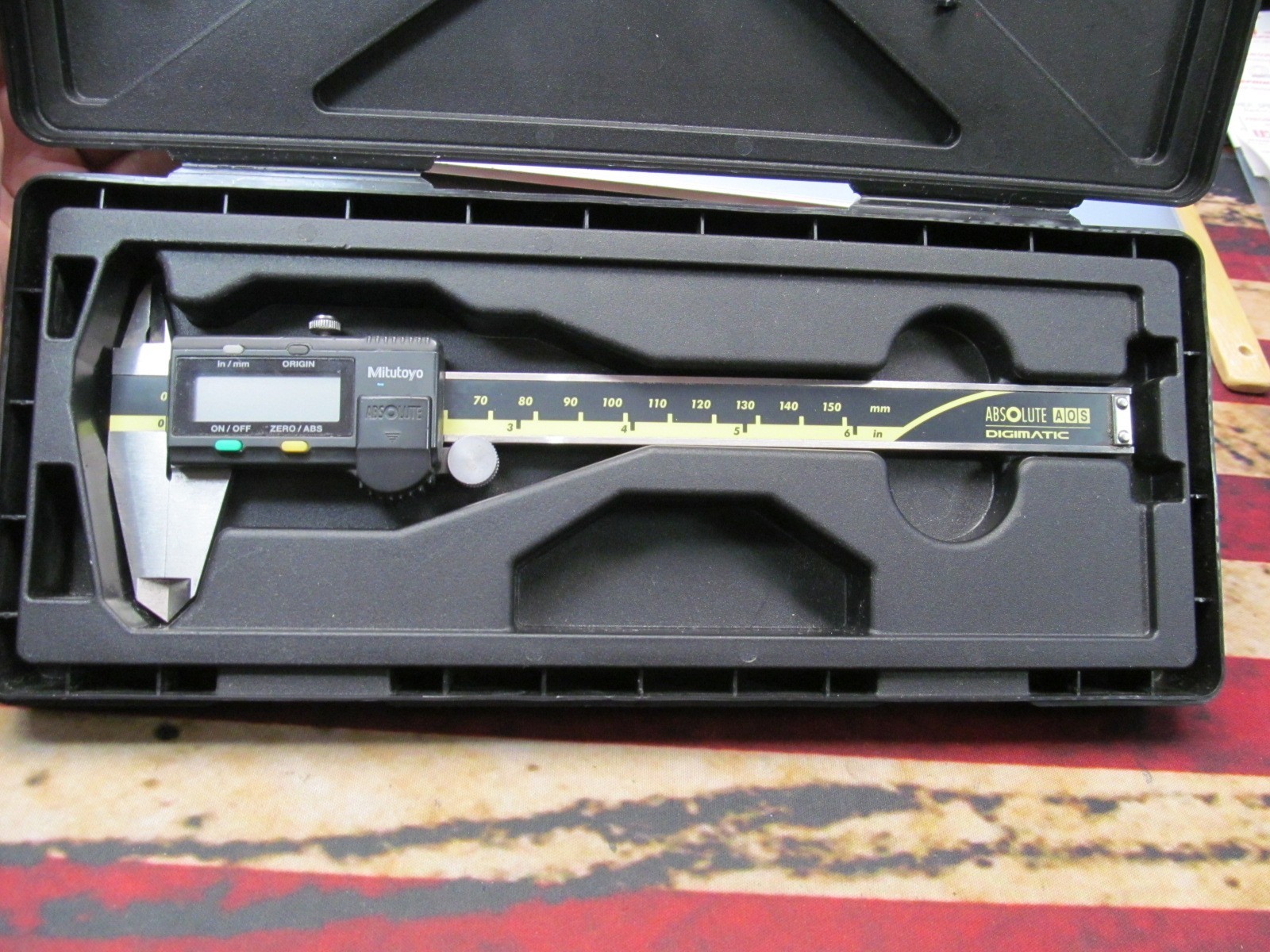 Mitutoyo Absolute AOS Digimatic 6" Digital Caliper in Case - Does NOT WORK