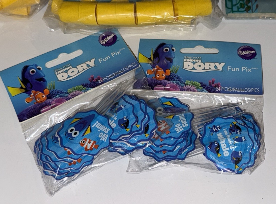Disney Finding Dory Nemo Birthday Supplies Treat Bags Banner Blowouts Fun Pix