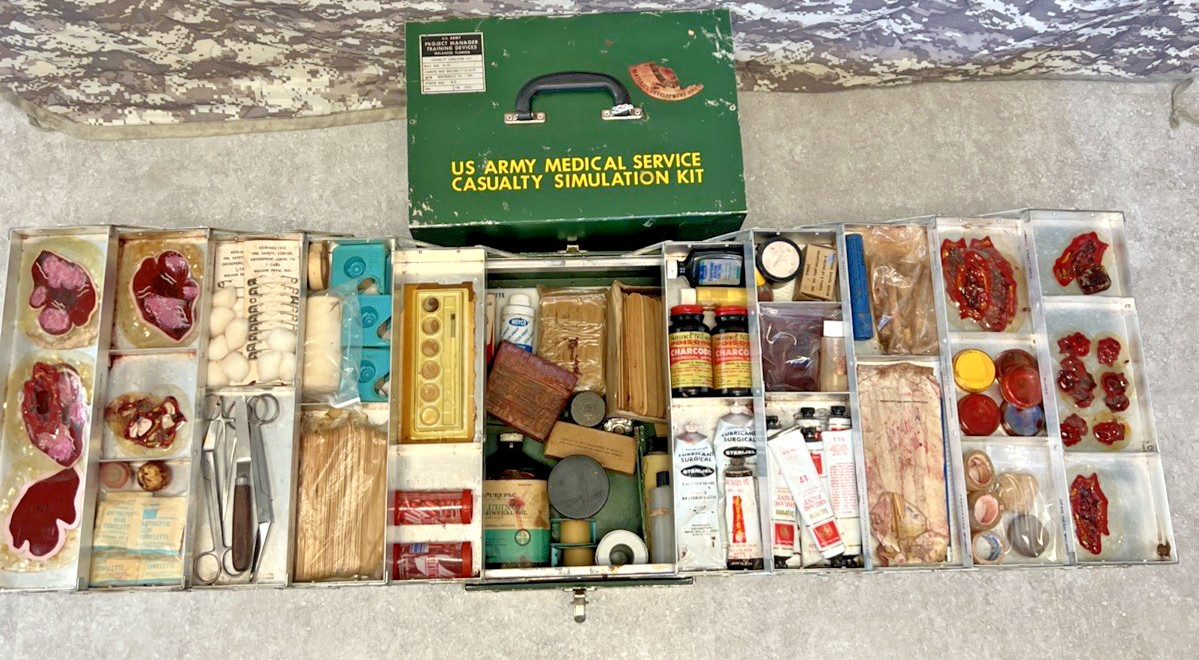 US ARMY Medical Service Casualty Simulation Kit Gentronics 1978 Training D-19