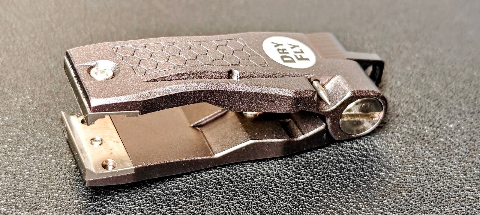 Magnetic Nippers: Hook Threader, Eye Cleaner, Machined Aluminum