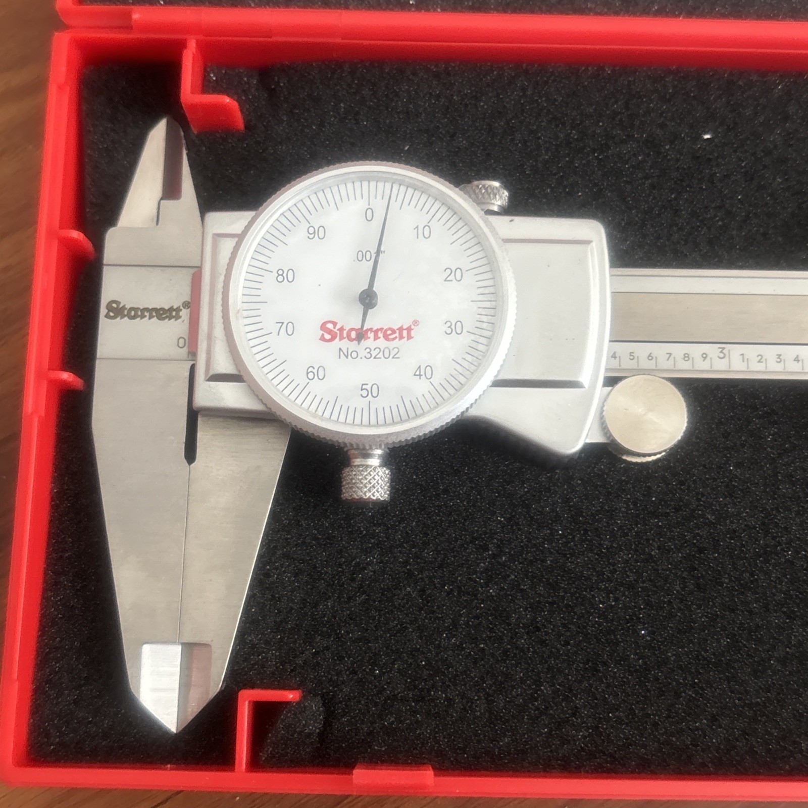 NEW Starret 0-8" Dial Calipers 3202-8