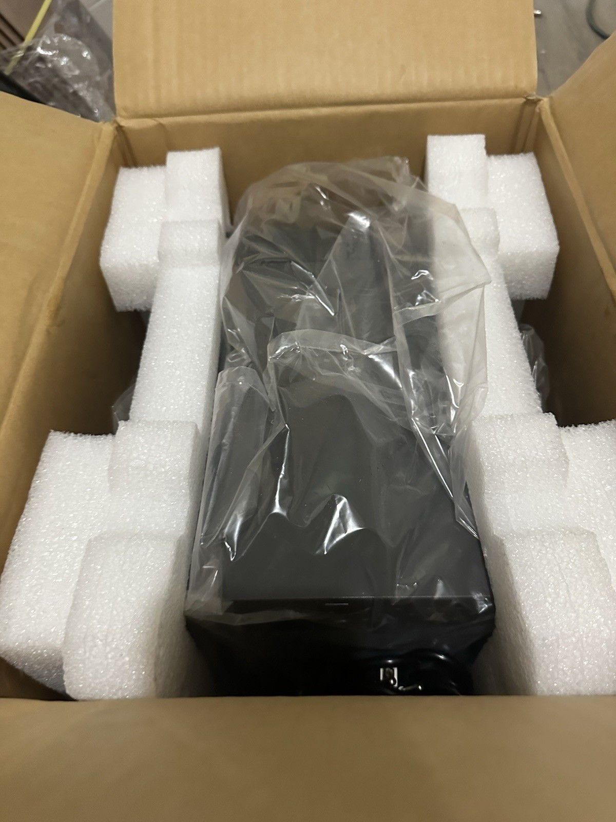 Philips Industrial Color Video Monitor W/Audio Type: LTC2910/90 BRAND NEW (NIB)