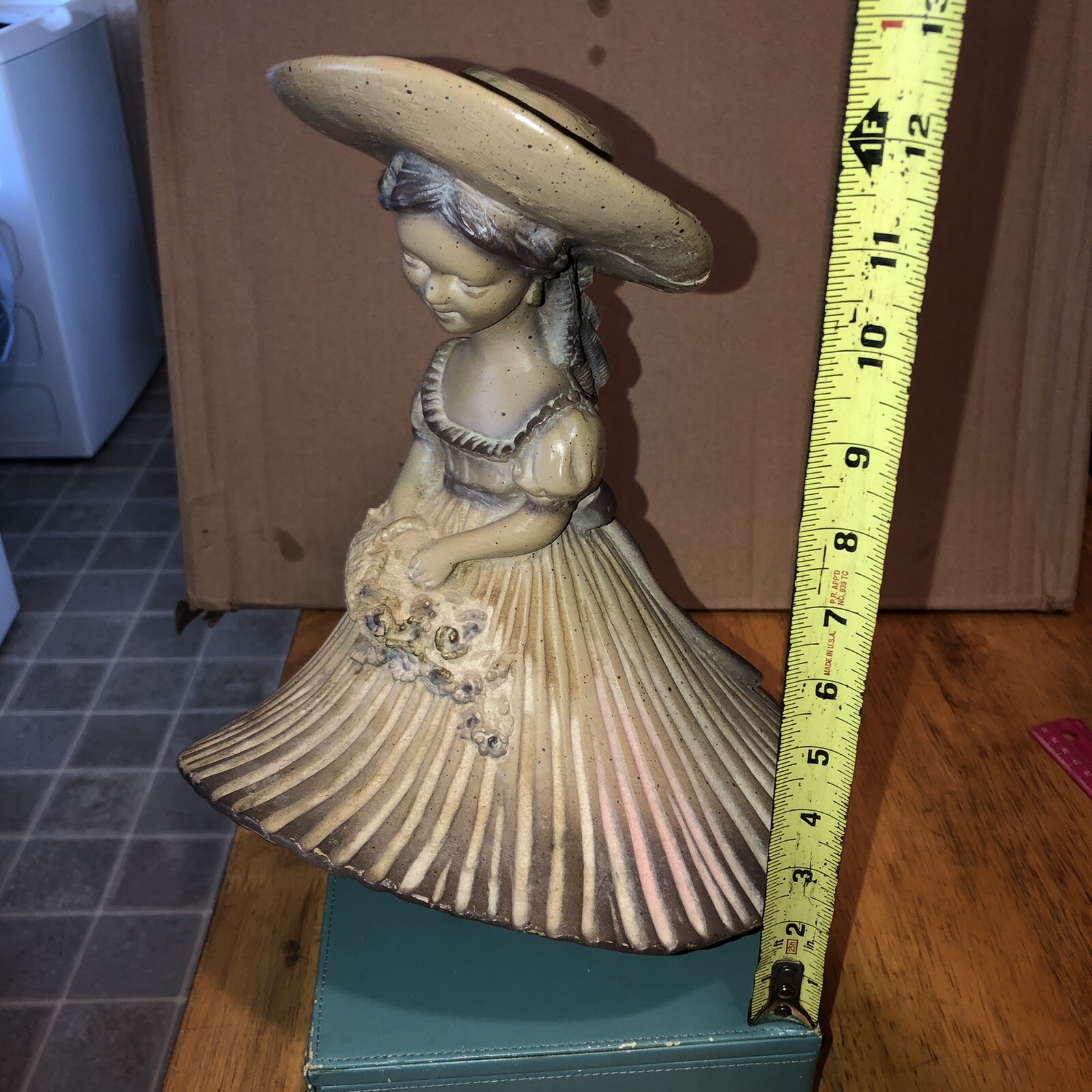 1975 Universal Statuary Garden Sculpture Figurine 12” Southern Belle Girl 😊