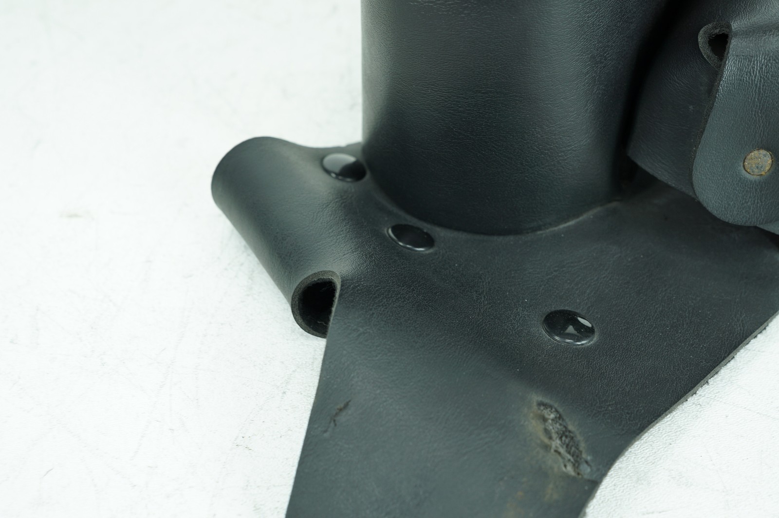 01 Harley Touring Electra Glide Ultra OEM Onboard Tool Bag Leather Storage Torn