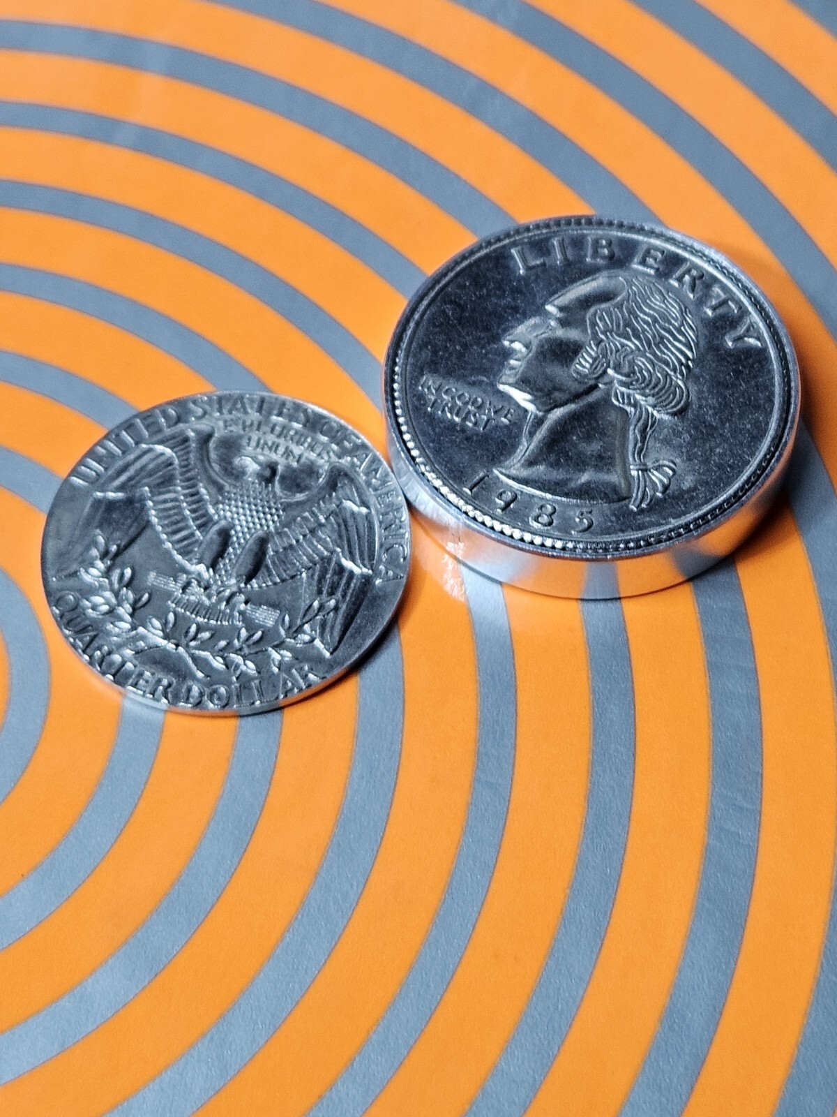 Magic Trick Spy Quarter Hallow Coin Magicians Prop T1