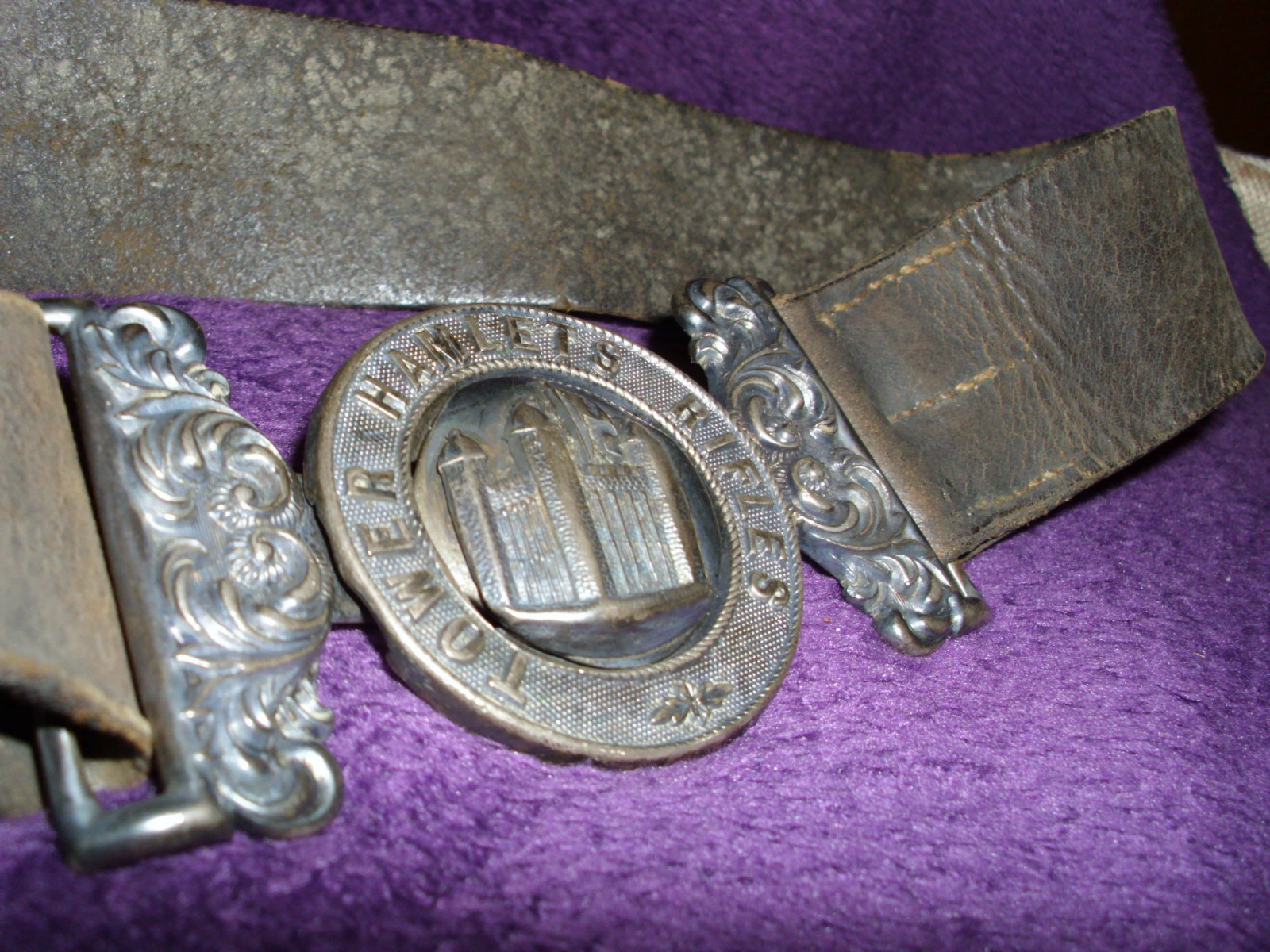 RARE VICTORIAN SILVER TOWER HAMLETS RIFLES OFFICERS BELT BUCKLE & BELT/MILITARIA