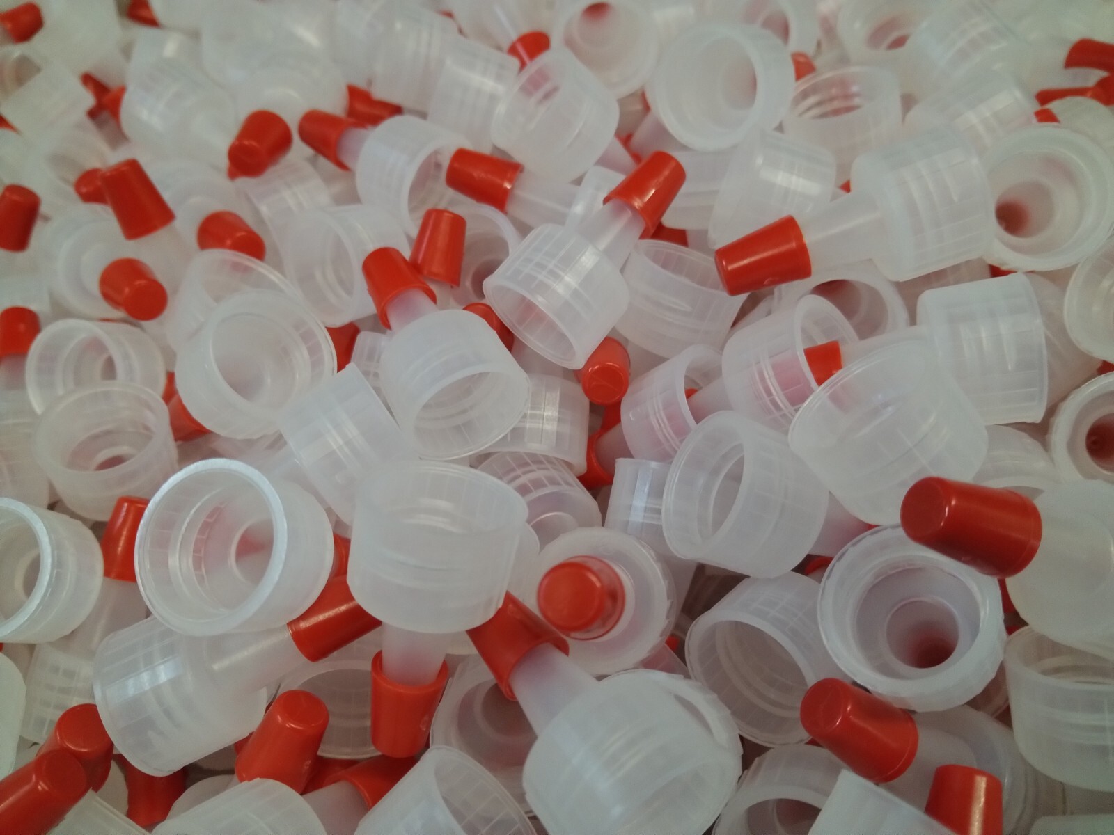 Yorker Spout Dispensing Caps (15-415) for plastic bottles  (12-25-50-100 count)