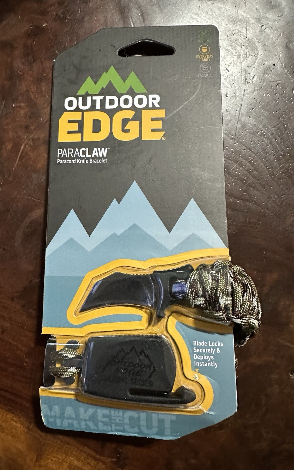 Outdoor Edge ParaClaw Medium Camo Paracord Knife Bracelet