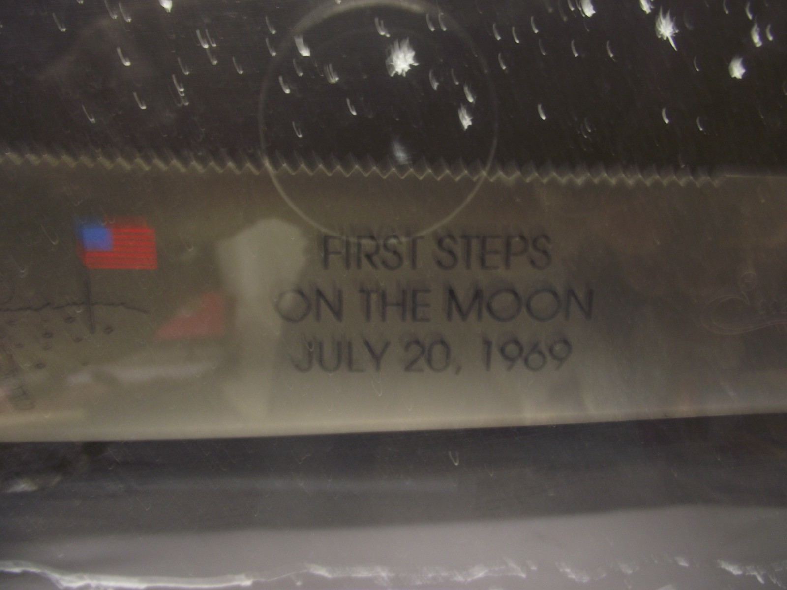 Case xx 1989 Apollo 11 Commemorative First Steps on the Moon Knife in Display