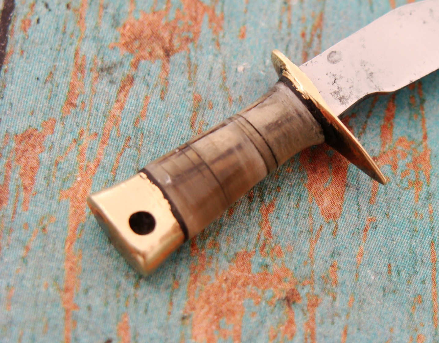 HANDMADE MINIATURE HORN HUNTING BOWIE KNIFE MINI CHARM PENDANT CUSTOM KNIVES