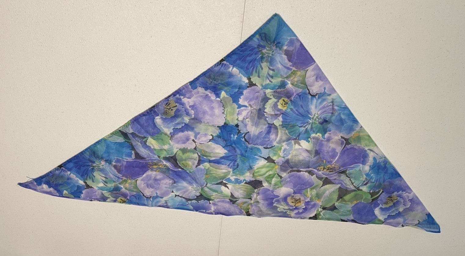 Vinta Headscarf Scarf 54” Silk Purple Floral Triangular Wrap 70s Midcentury MCM