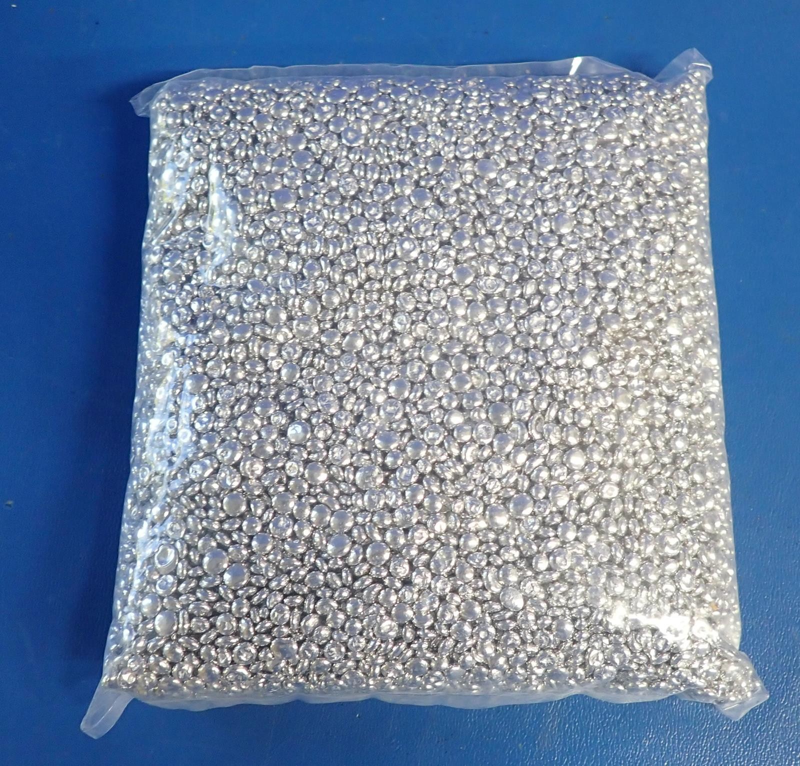 LAB ARMOR 42370-002 2 Liters, Metallic Water Bath Beads | New Open Box!