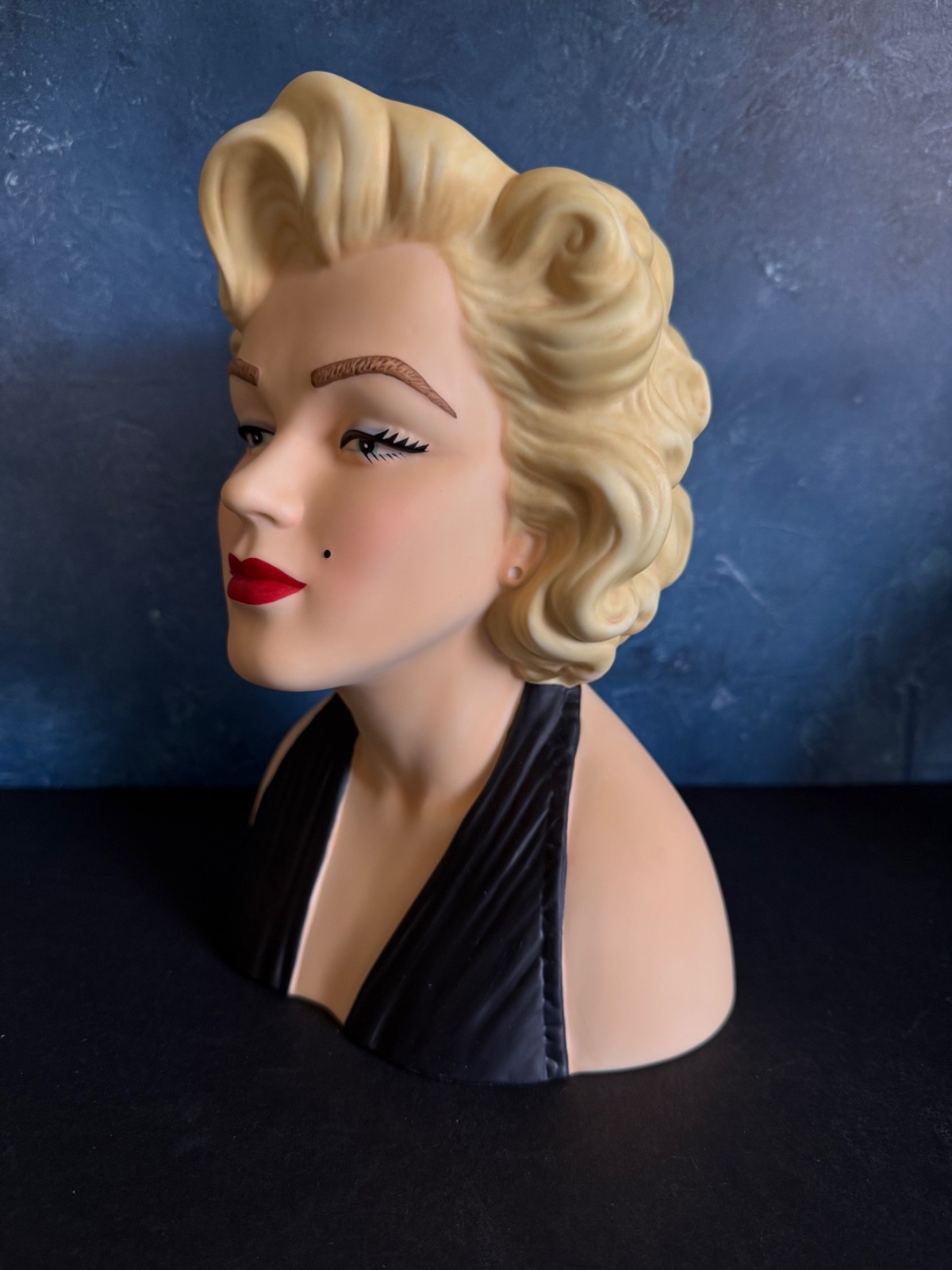VINTAGE LADY HEAD VASE CONVENTION MARILYN MONROE 10” & VINTAGE NECKLACE/EARRINGS