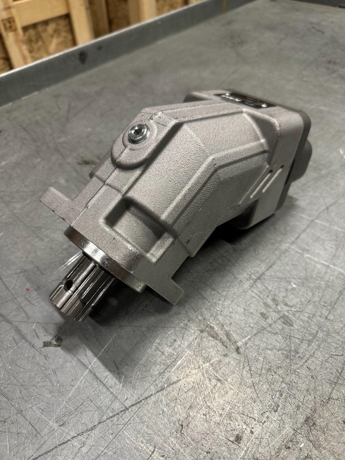 Aluminum Bent Axis Hydraulic Pump 28 GPM