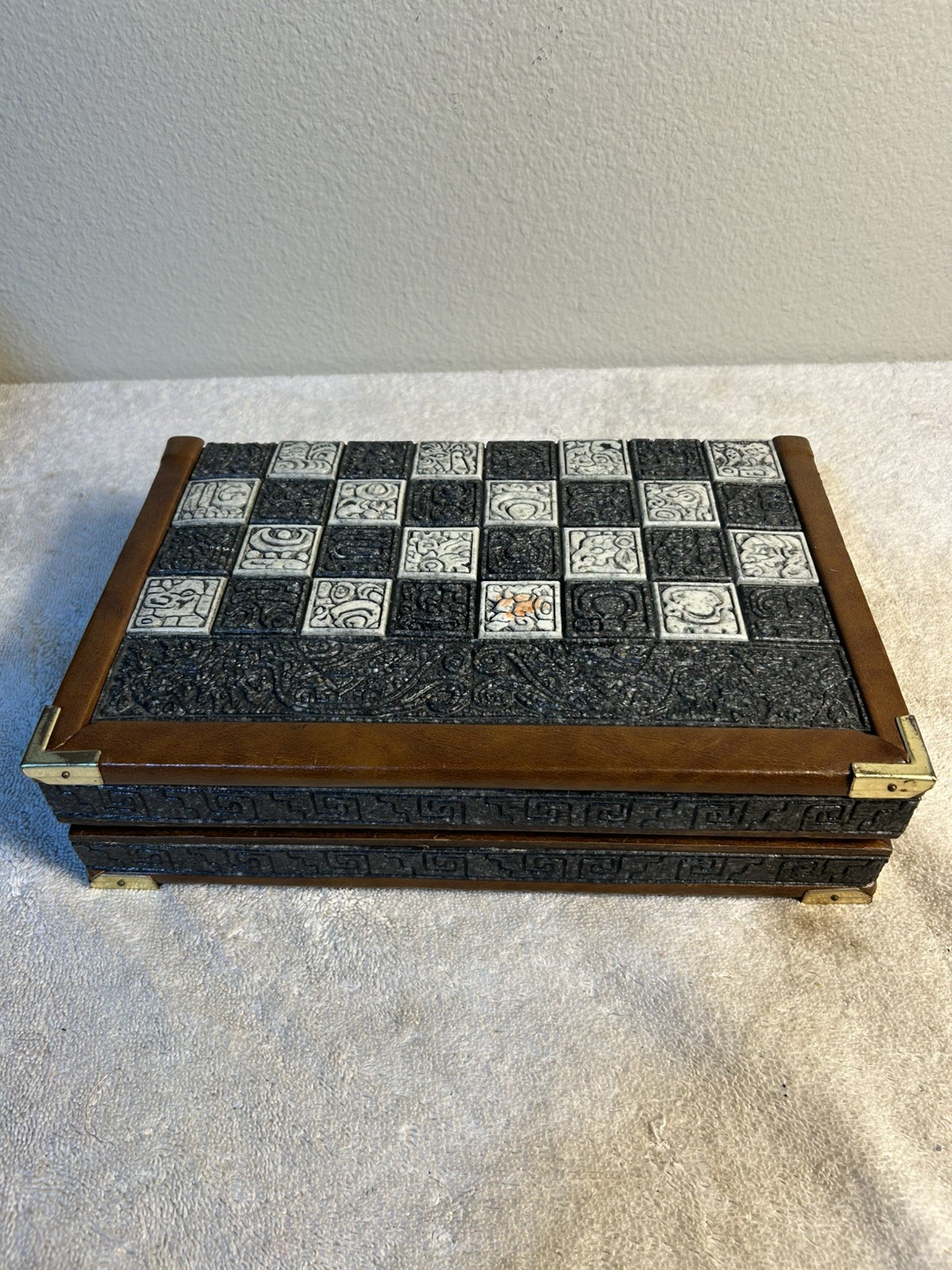 Medieval Skull Busts Mayan Or Aztec Inspired Chess & Backgammon Set - Incomplete