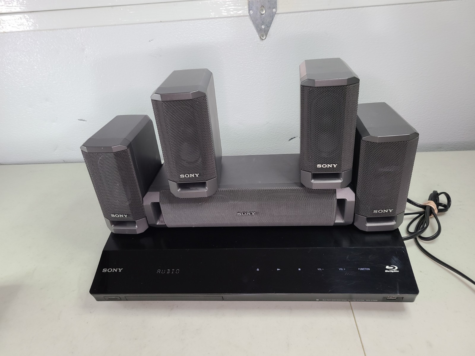 Sony BDV-E780W Home Theater Receiver 3D Blu Ray Player WiFi Streaming