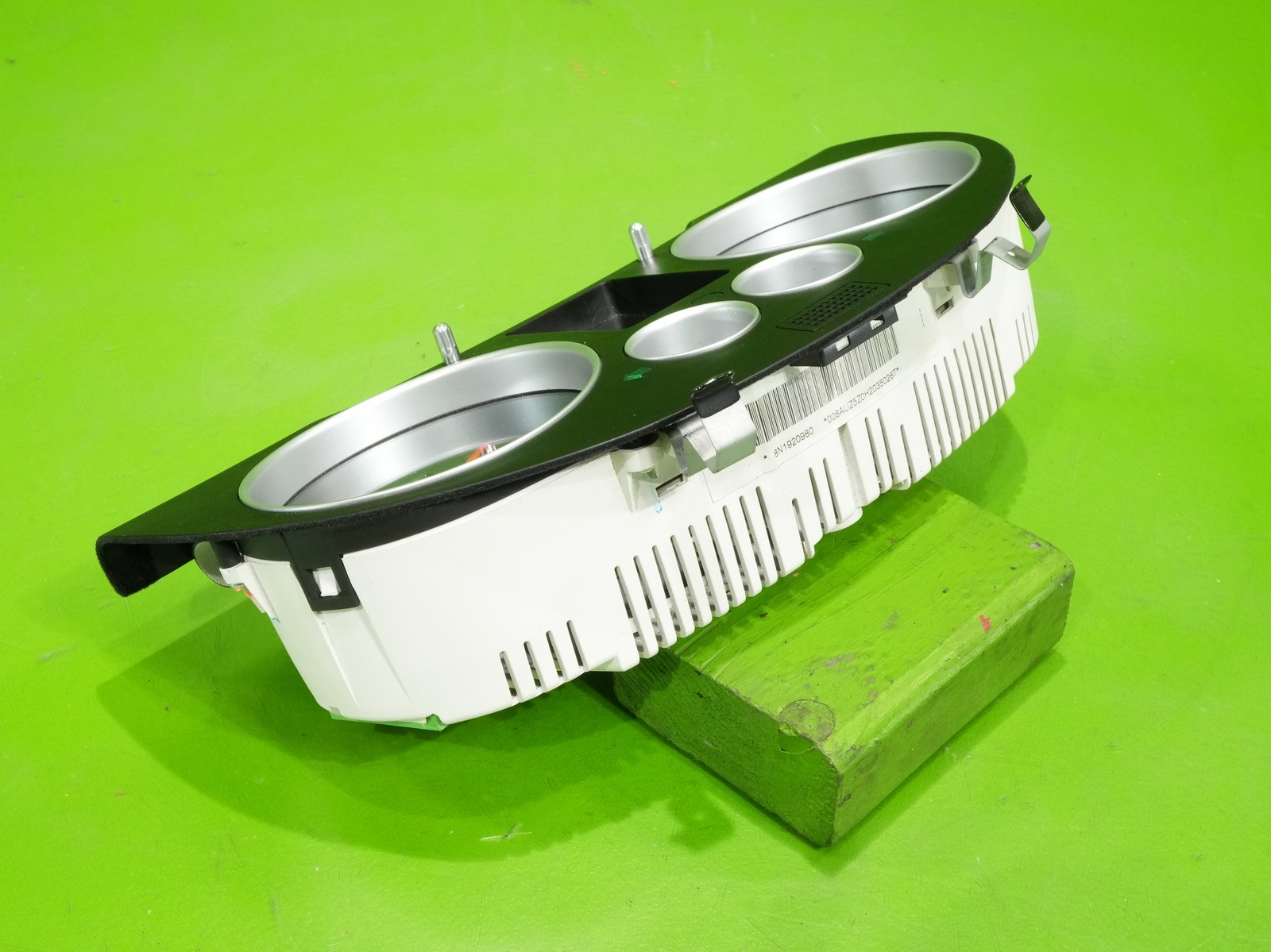 00-06 Audi TT OEM 8N1920980 gauge instrument cluster panel speedometer