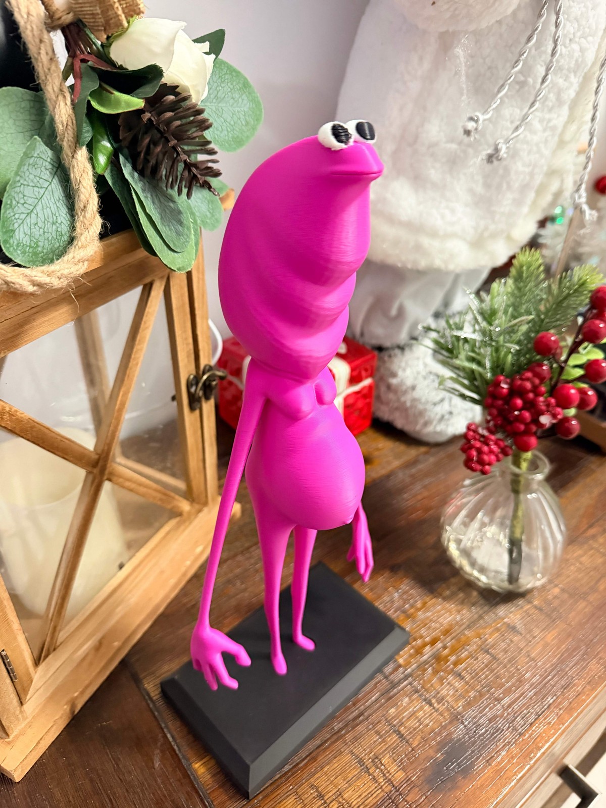 🐛 Marcus the Worm – Figurine - With Stand (Super Size)