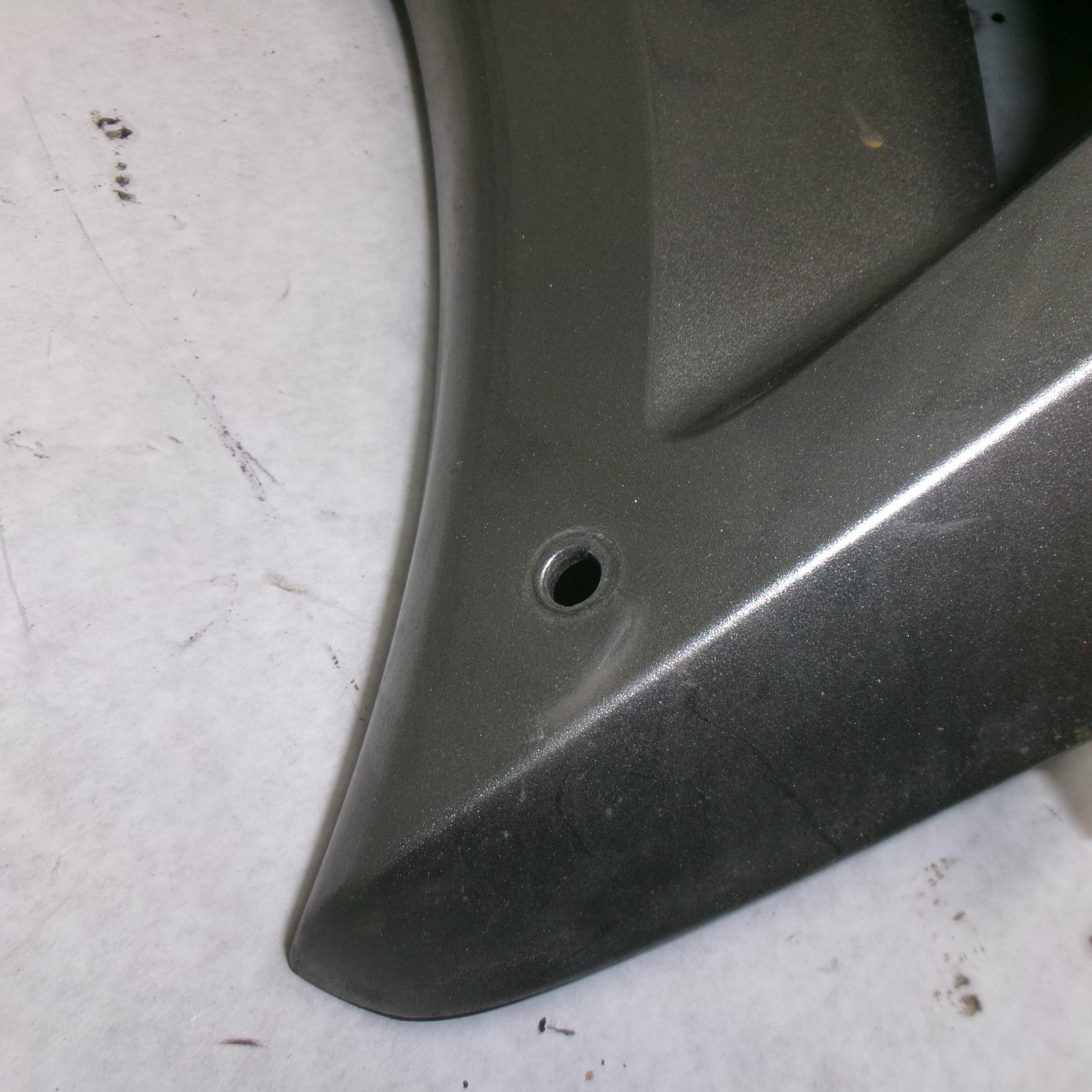 2013 CAN-AM SPYDER ST SE5 SILVER LEFT SIDE COVER