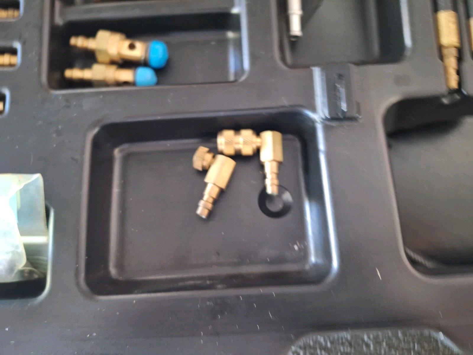 Snap-On Tools Fuel Injection Pressure Gauge Tester Set Plus Extras. EEFI500CORE