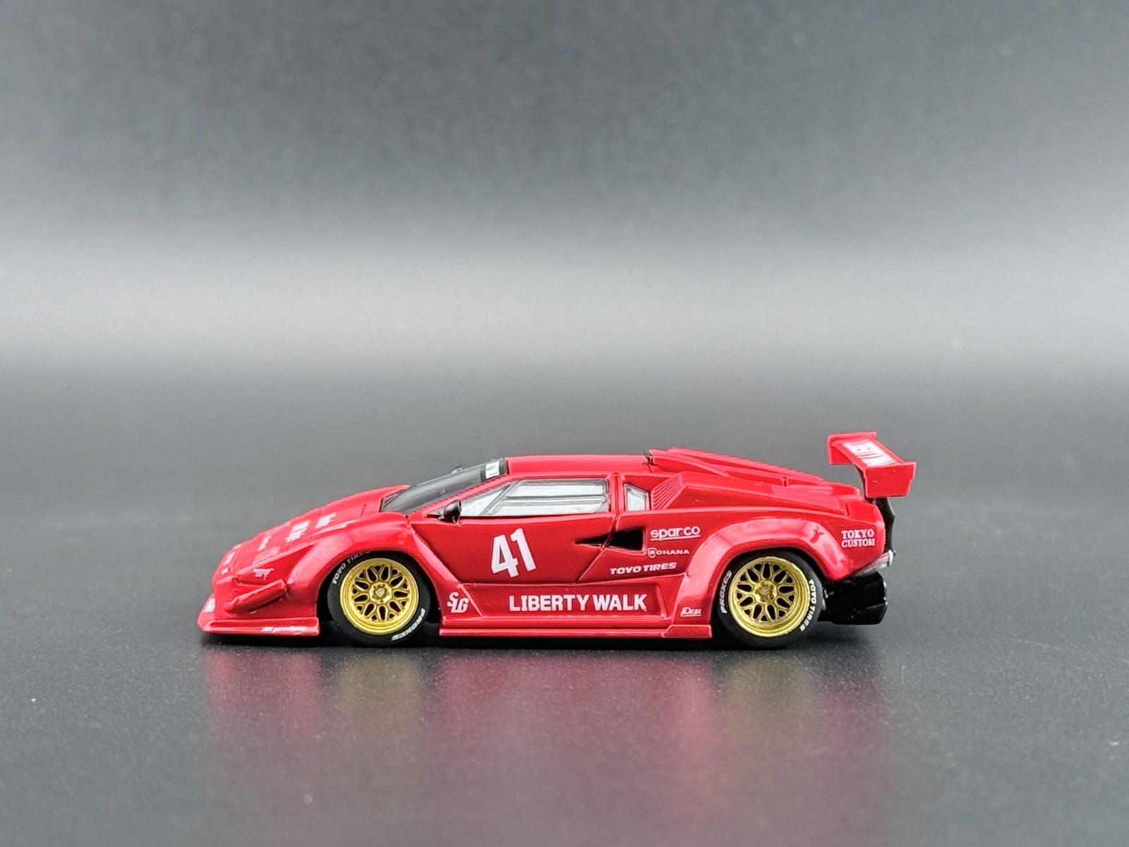 Mini GT Lamborghini Countach LB-WORKS Red #1100 1/64