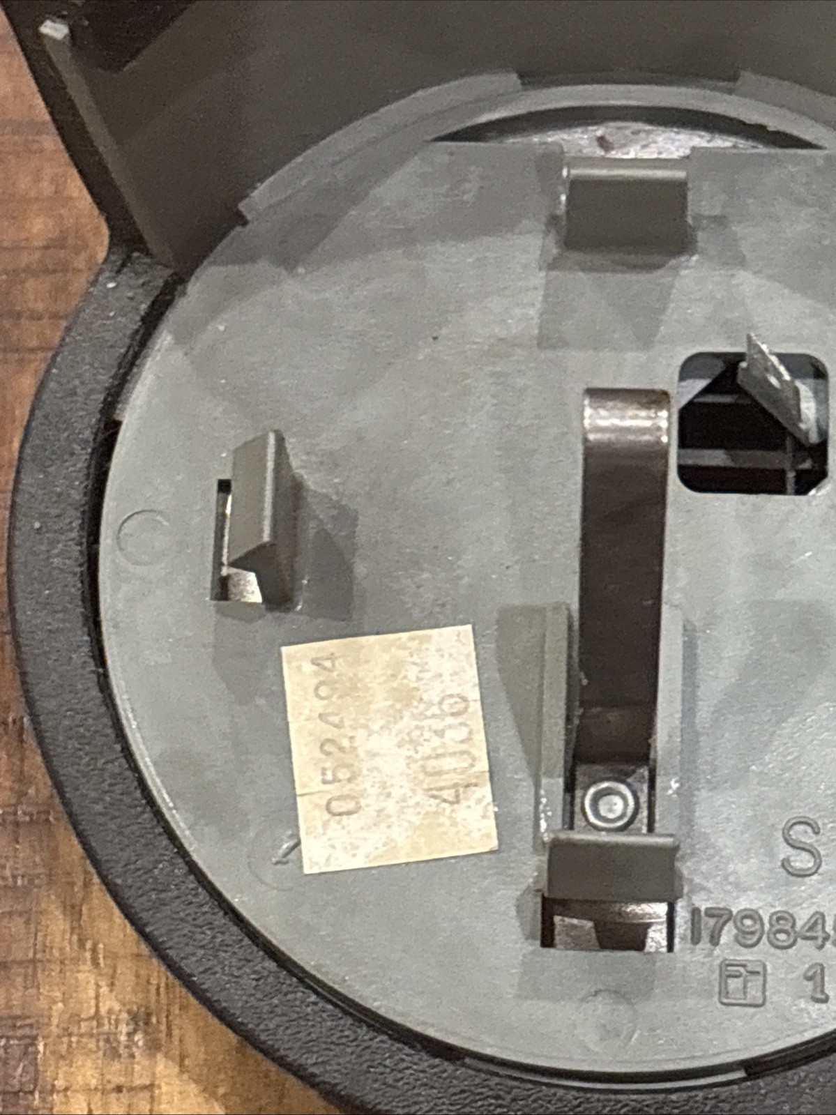 OEM 1988-1994 Chevy Silverado Suburban Sierra Blazer Horn Cap Complete