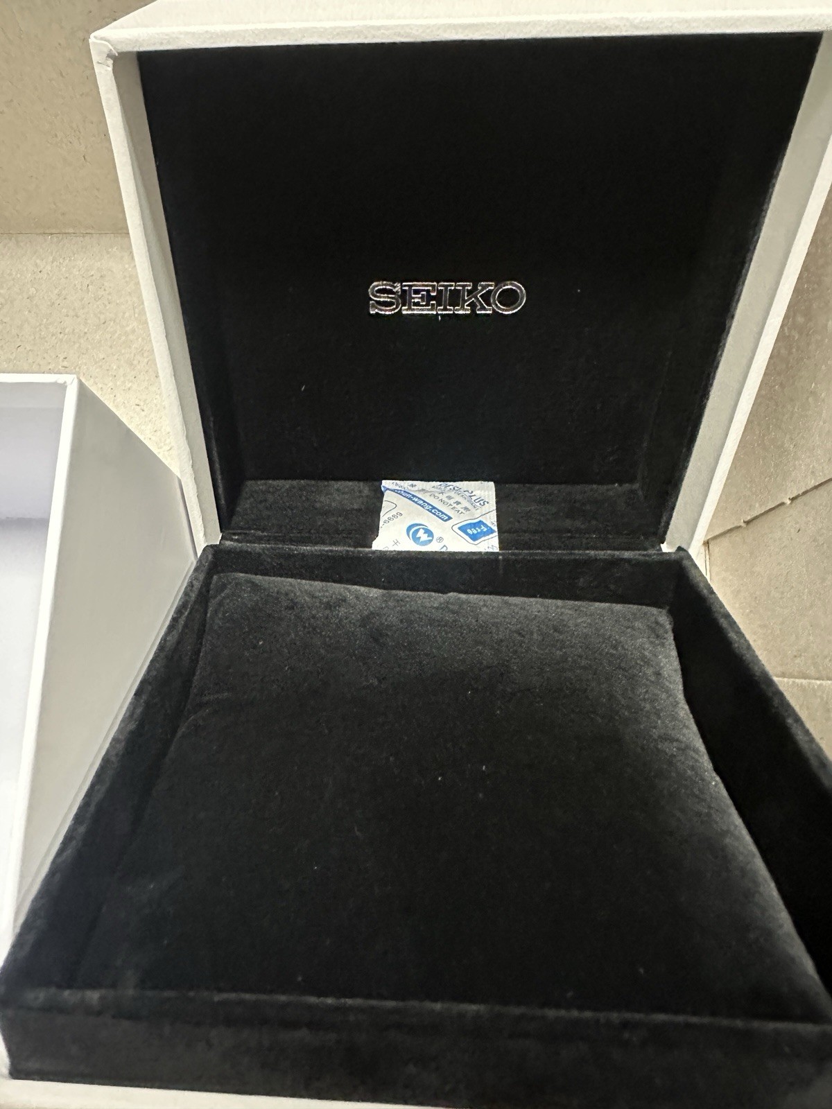 SEIKO Authentic Hard Empty Watch Box White/Black Presentation Storage Display