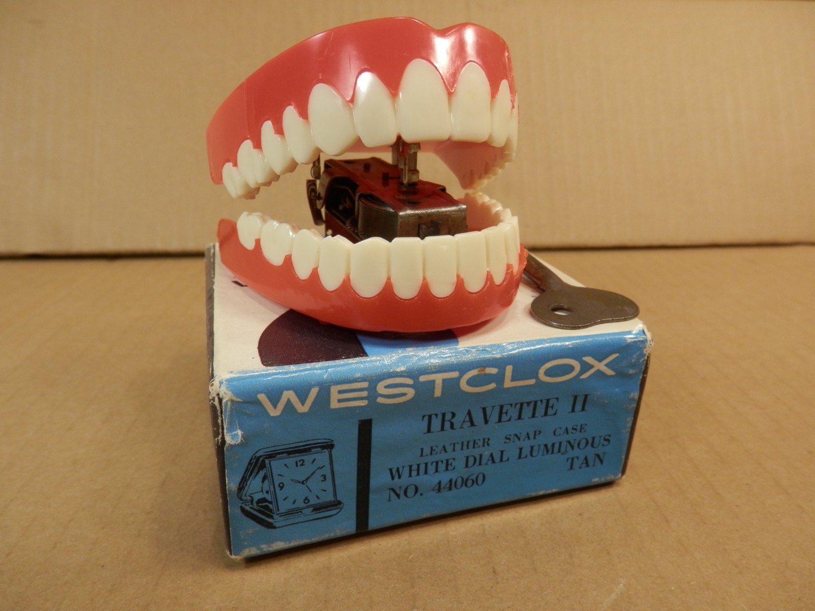 Vintage YAKITY-YAK TALKING CHATTERING TEETH Toy In Westclox Travette II Box