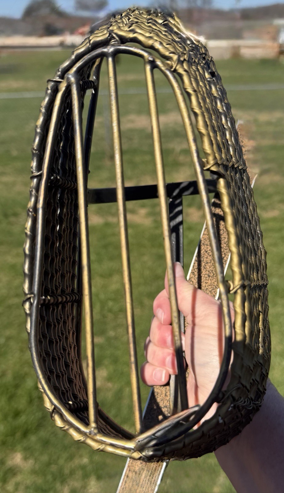 French Brass Finish Metal Twisted Or Rope Texture Wine Bottle Caddy 10.5”L