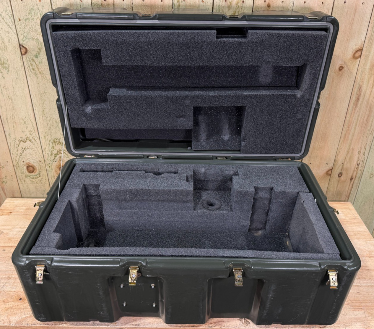 Pelican Hardigg Case 37x21x17 Green Waterproof Storage Footlocker