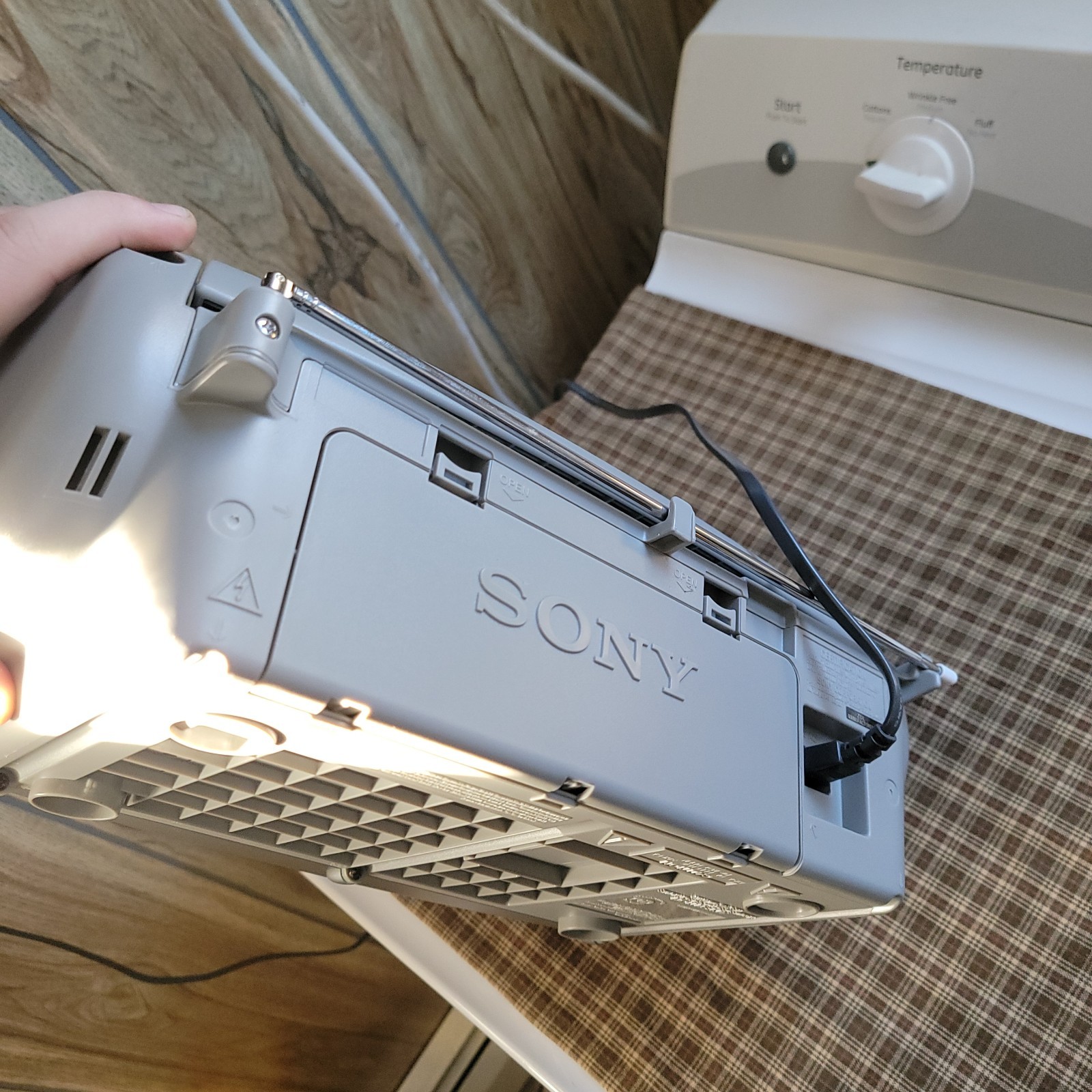 Sony CFD-S26 AM/FM Radio CD Player Dosnt Work Sounds Great And Clean Radio