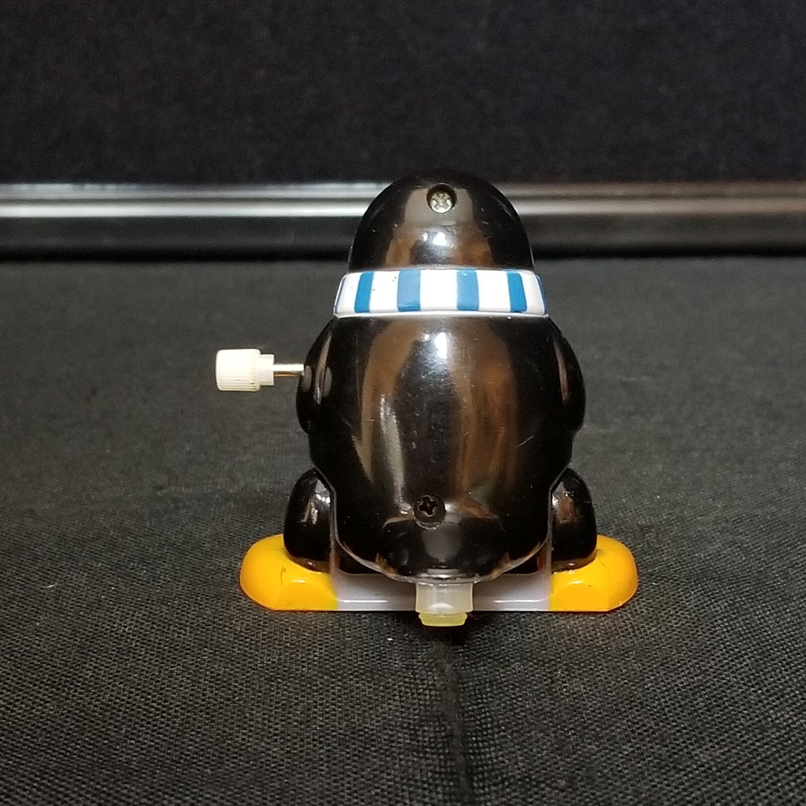 Z Wind Ups Peter The Backflipping Penguin RARE HTF