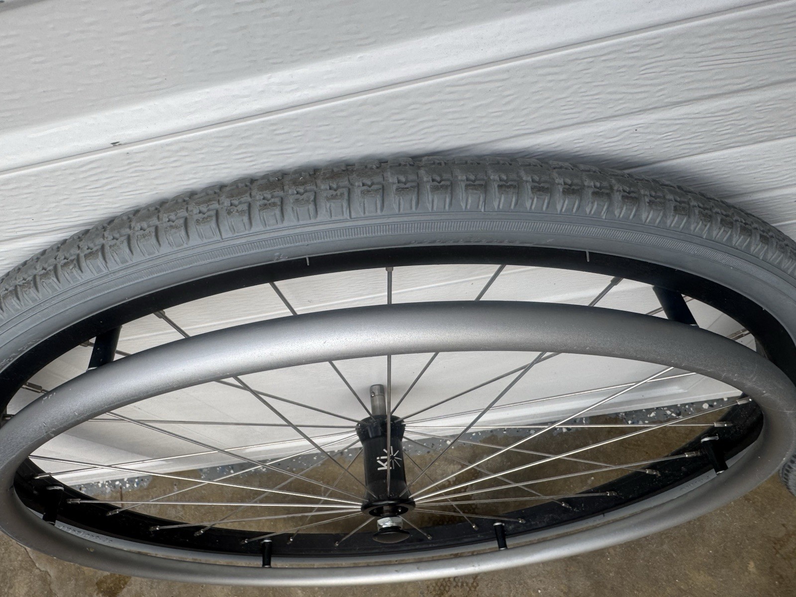 Pair 24” Wheelchair Wheels Flat-Free Tire KI Mobility Quickie TiLite W/ Axle Pin