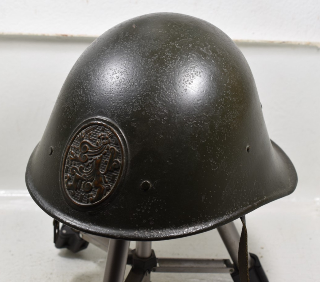 Dutch M27 M34 1934 Military Helmet with Crest Chin Strap and Liner