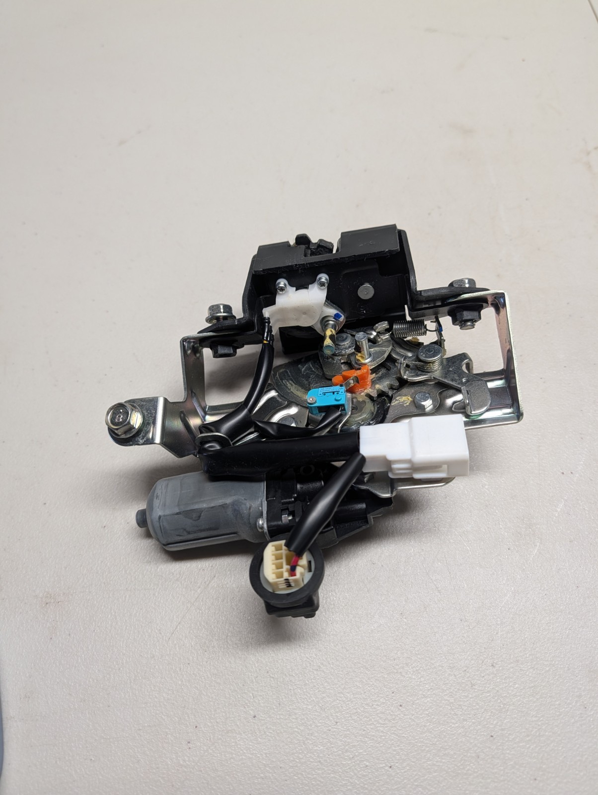 SUBARU FORESTER Liftgate Tailgate Trunk Lock Latch Motor OEM 2014 - 2018 *