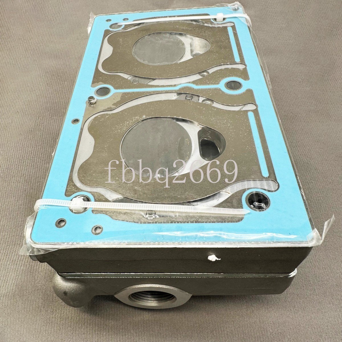 New Air Brake Compressor Cylinder Head For Volvo / Mack 9125129352 / 22203109