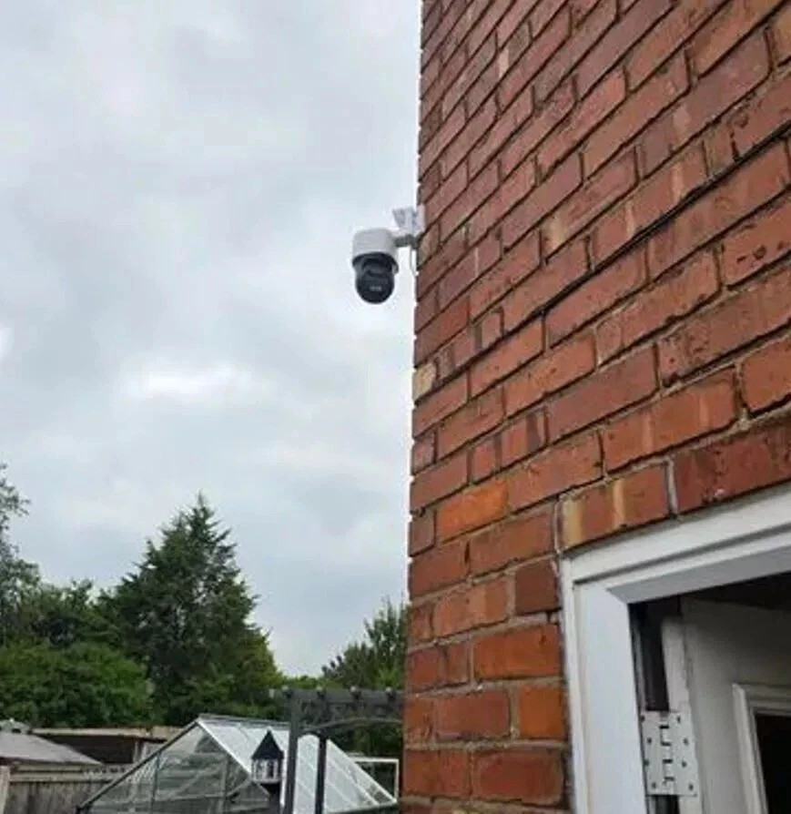 Outdoor Corner Mount For Reolink TrackMix