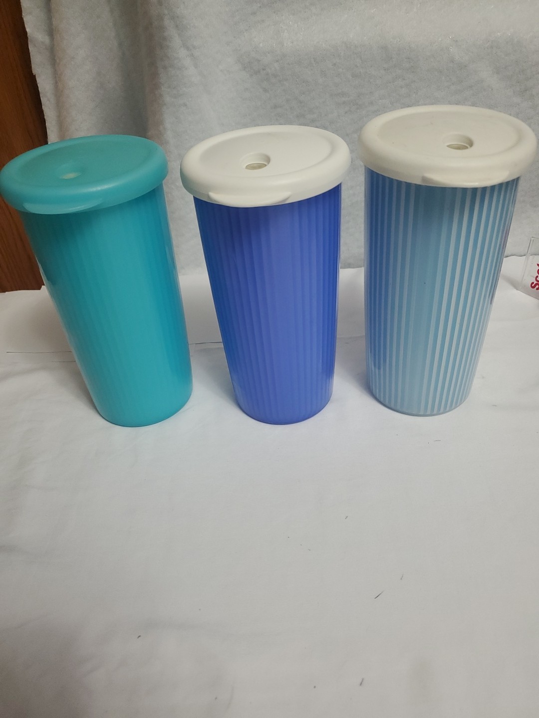 Vintage Tupperware Lot of 3 Drinking Cups Tumblers With Lids