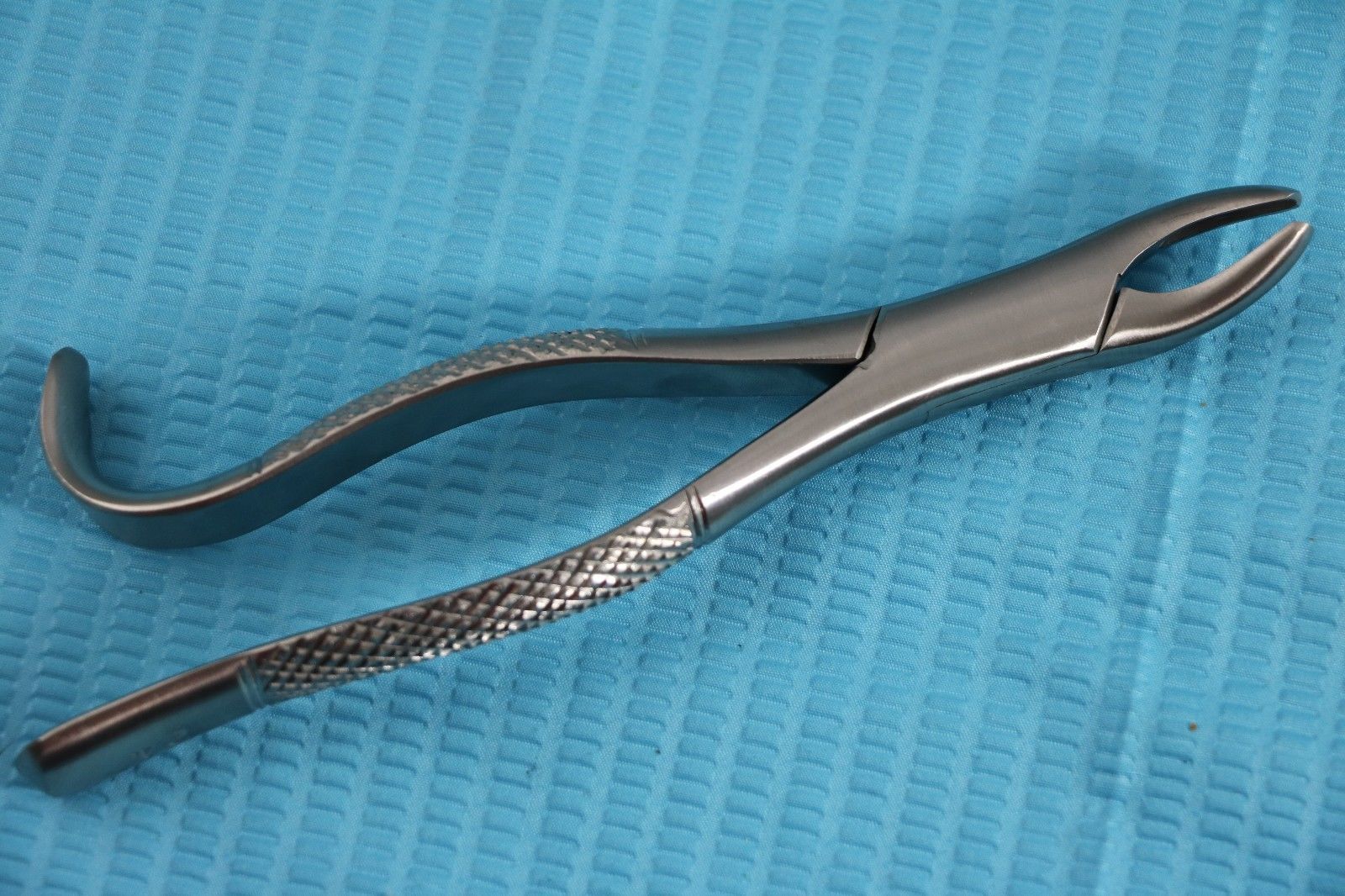 GERMAN 10 GERMAN EXTRACTING FORCEPS EXTRACTION DENTAL INSTRUMENTS-A+ QUALITY