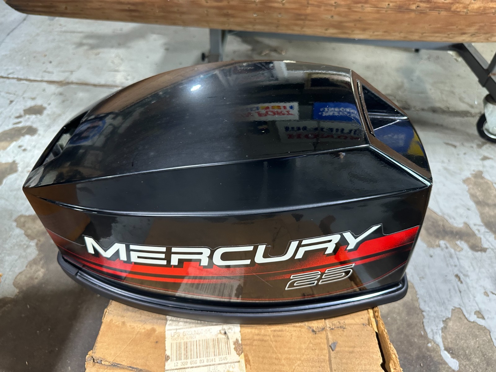 New OEM Mercury 25 Hp 2-Stroke Outboard Manual & Electric Start Top Cowling
